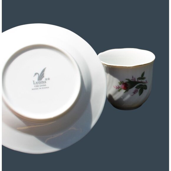 Vintage Lynn's Fine China Tea Cup & Saucer Set With Delicate Floral Design - Picture 4 of 5